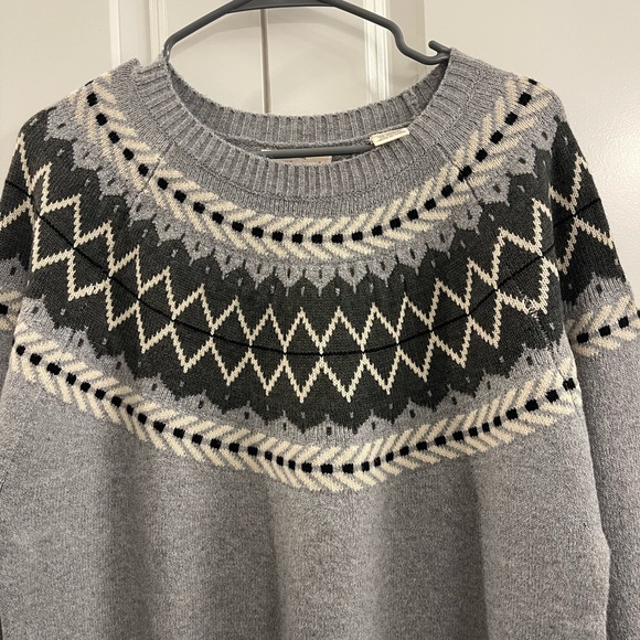 Weatherproof Vintage Gray Sweater with Pattern - Picture 2 of 5